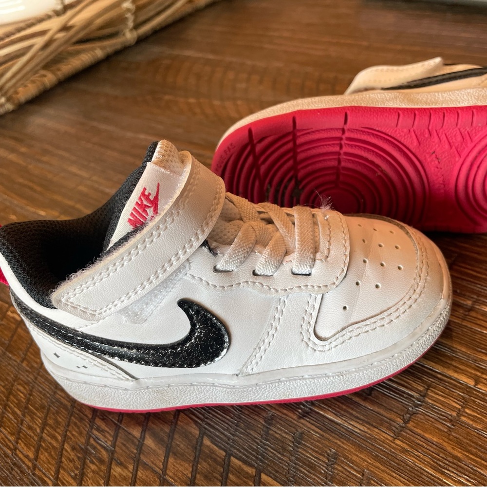 Nike tennis Shoes